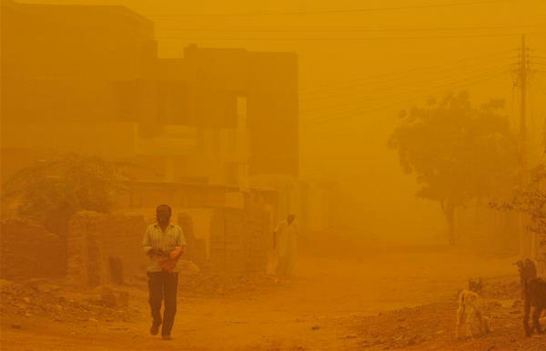苏丹遭沙尘暴袭击